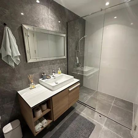 The Gates Apartmaents 아파트